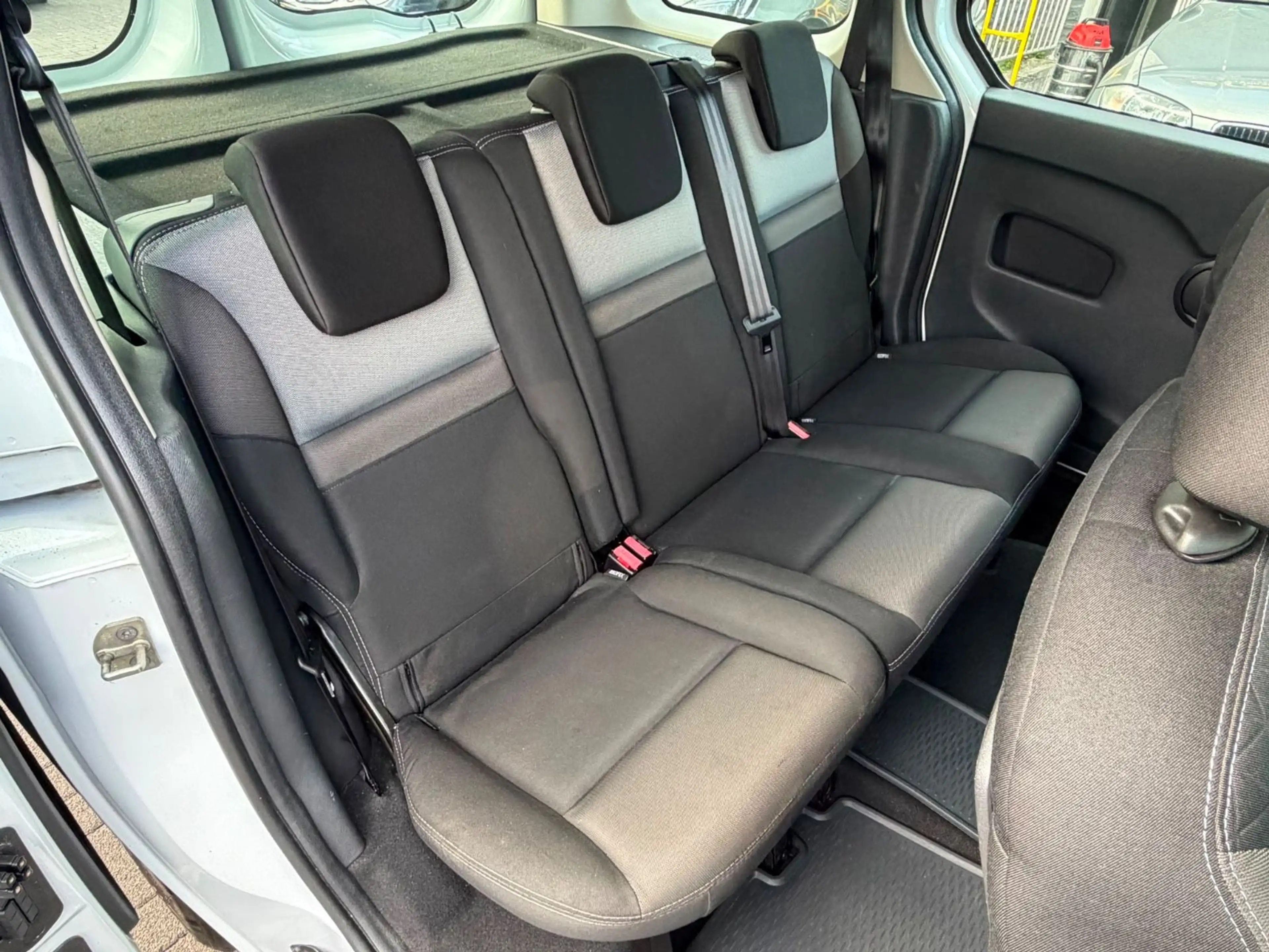 Renault Kangoo Limited 1.2 AHK*KLIMAAUTOMATIK*TEMPOMAT* — photo 11