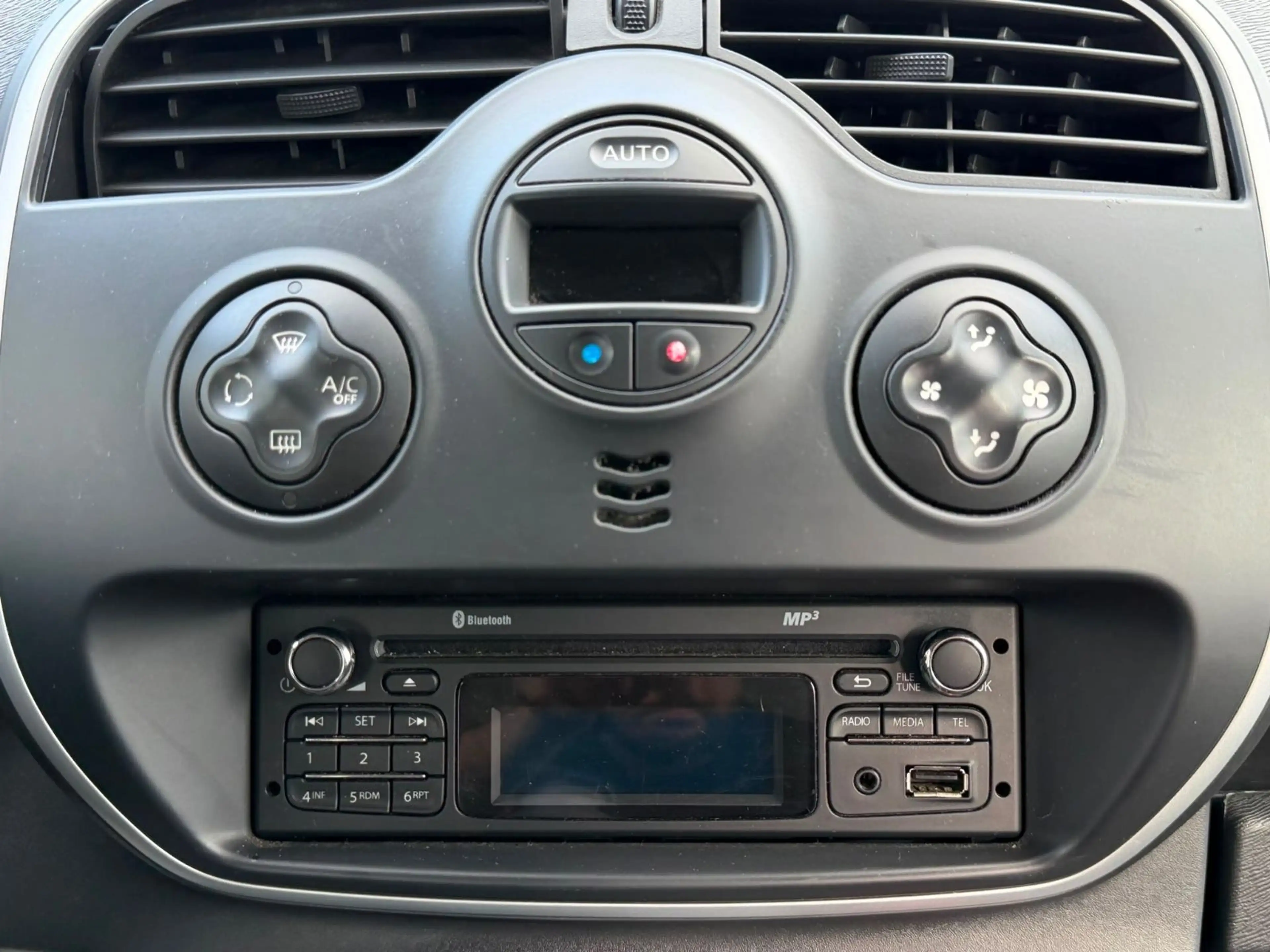 Renault Kangoo Limited 1.2 AHK*KLIMAAUTOMATIK*TEMPOMAT* — photo 15