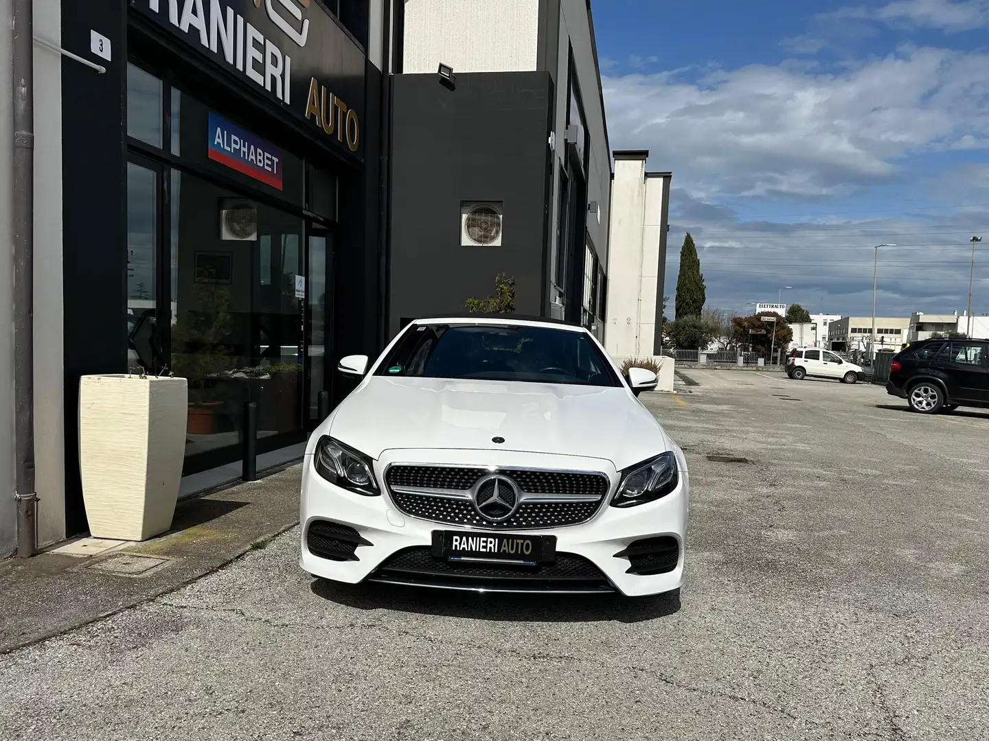 Mercedes-Benz E 200 CABRIO AMG PREMIUM AUTO FULL Bianco - 2