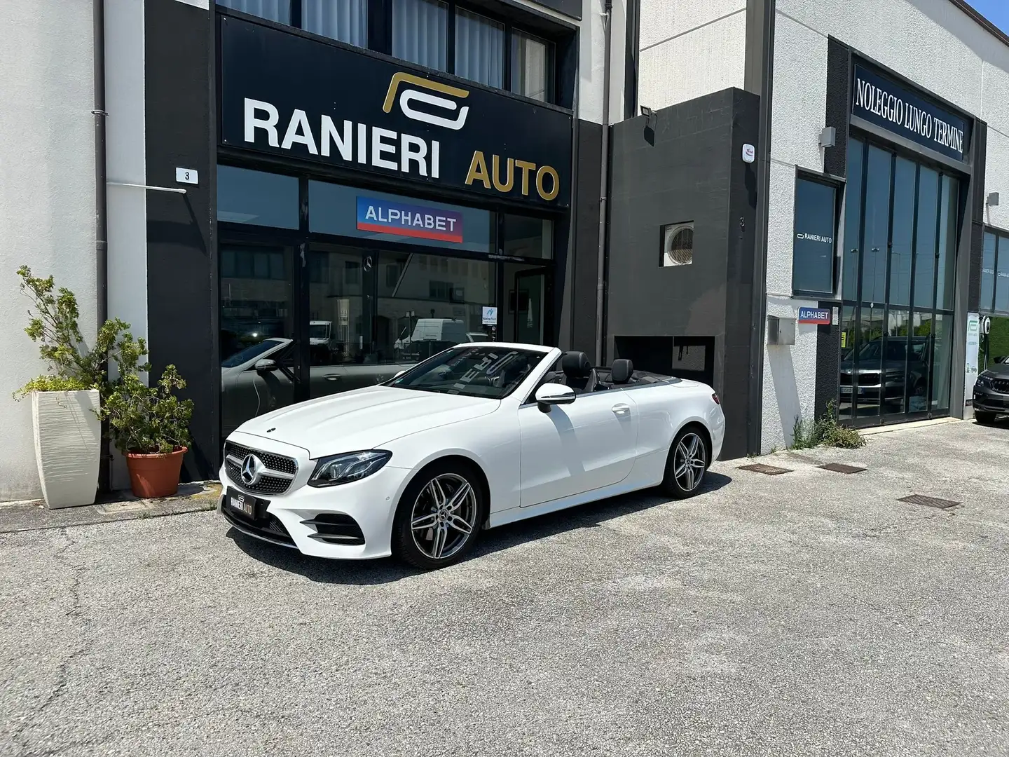 Mercedes-Benz E 200 CABRIO AMG PREMIUM AUTO FULL Wit - 2