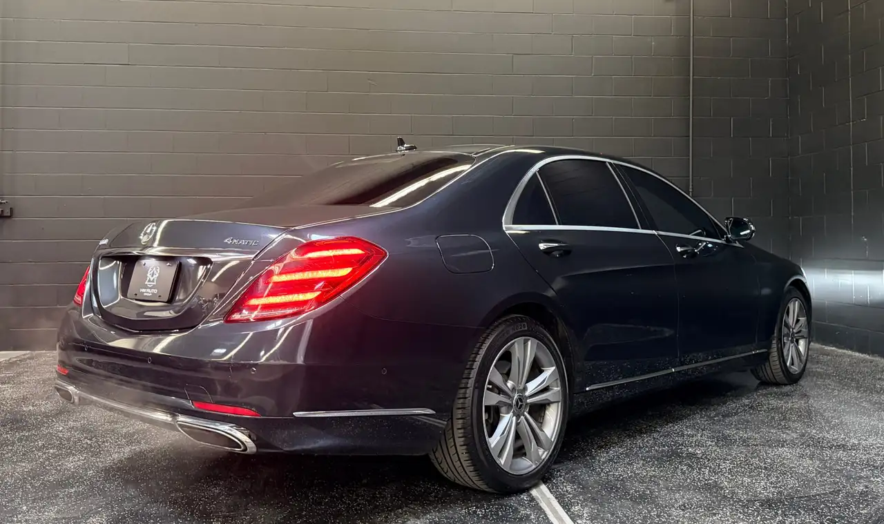 Mercedes-Benz S-Class снимка Mercedes-Benz S-Class