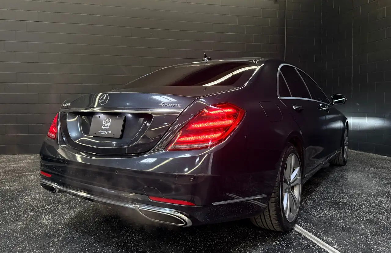 Mercedes-Benz S-Class снимка Mercedes-Benz S-Class