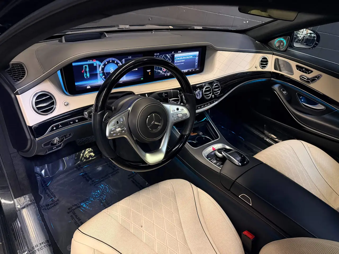 Mercedes-Benz S-Class снимка Mercedes-Benz S-Class