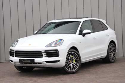 Porsche Cayenne 3.0 E-Hybrid | 462PK | Pano | Adaptief-onderstel |