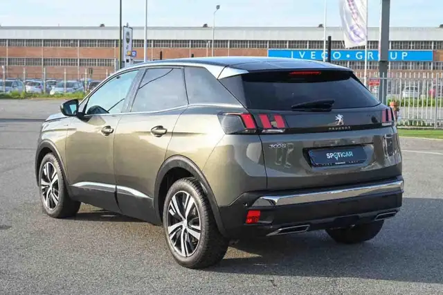 Peugeot 3008 view 4