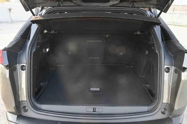 Peugeot 3008 view 5