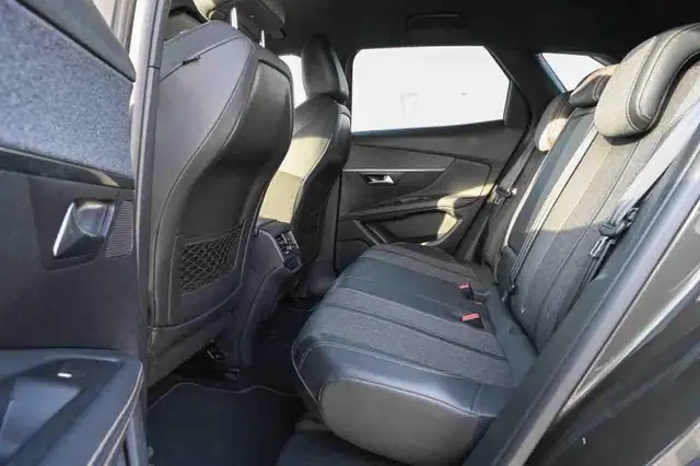 Peugeot 3008 view 11