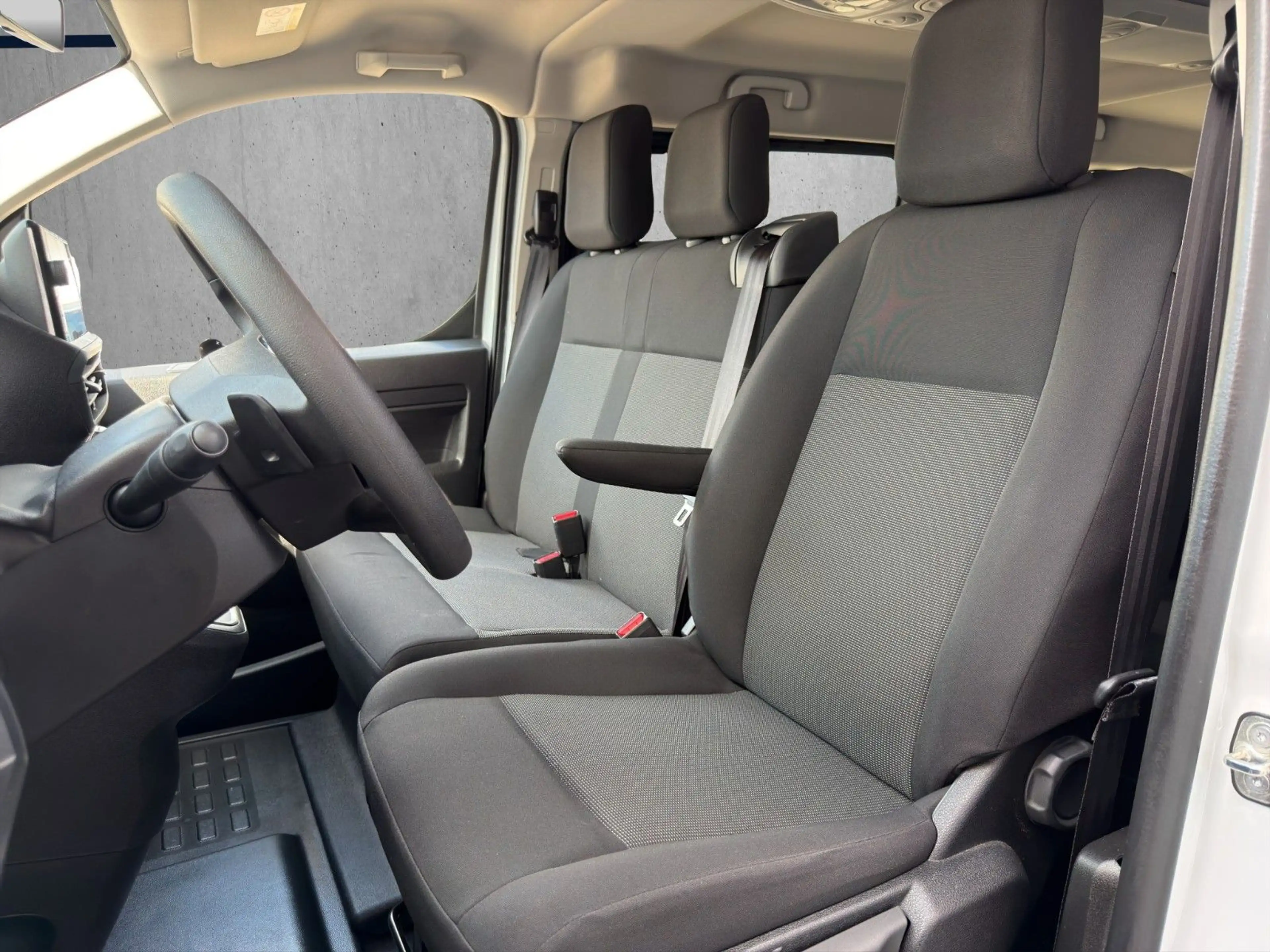 Peugeot Expert e-Expert Kombi L3 75 KWH *Kamera*Navi*LED — photo 10