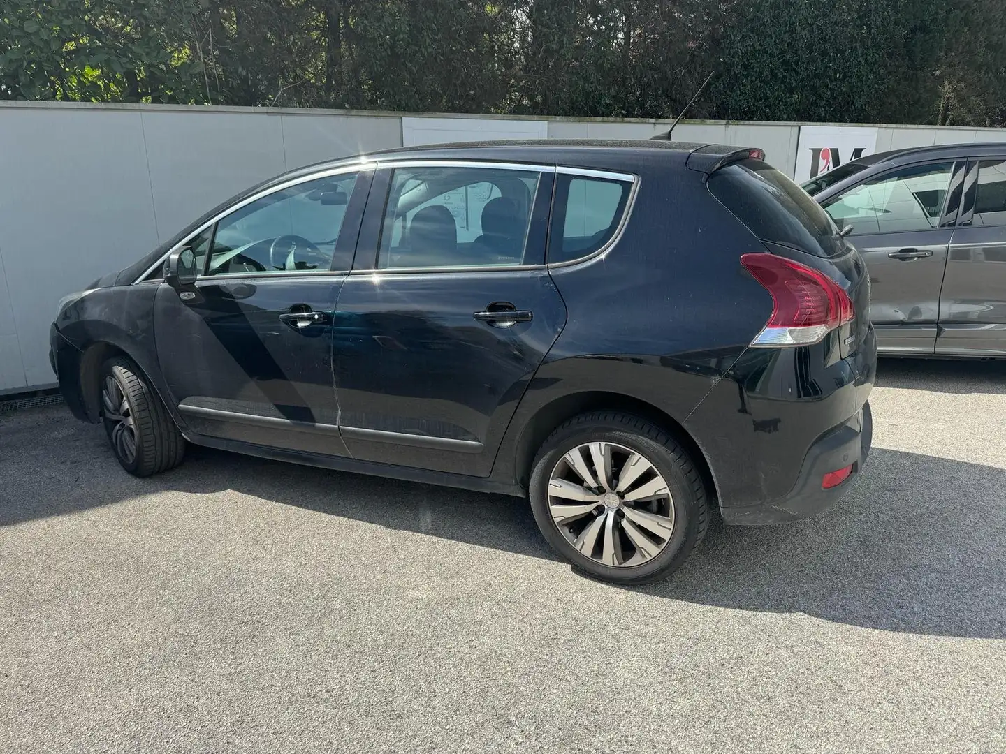 Peugeot 3008 1.6 bluehdi mix Active 120cv FD275CL Nero - 1