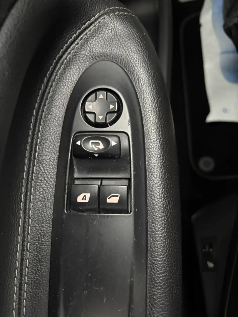 Citroen DS3 HDi 110 FAP 109gr Sport Chic - 2