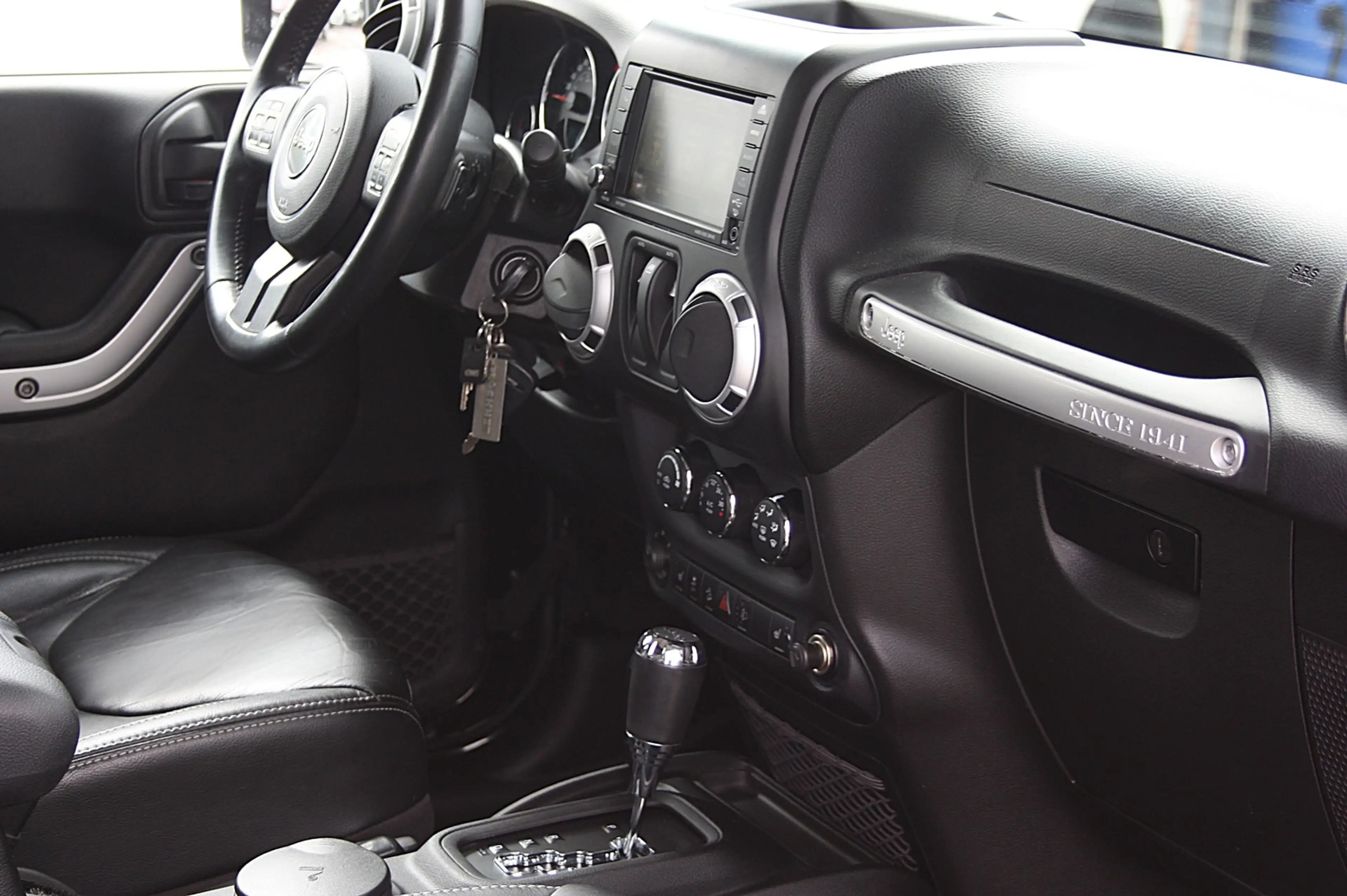 Jeep Wrangler 2.8 SAHARA Auto. Navi/Leder/Ahk/1.Hand — photo 12