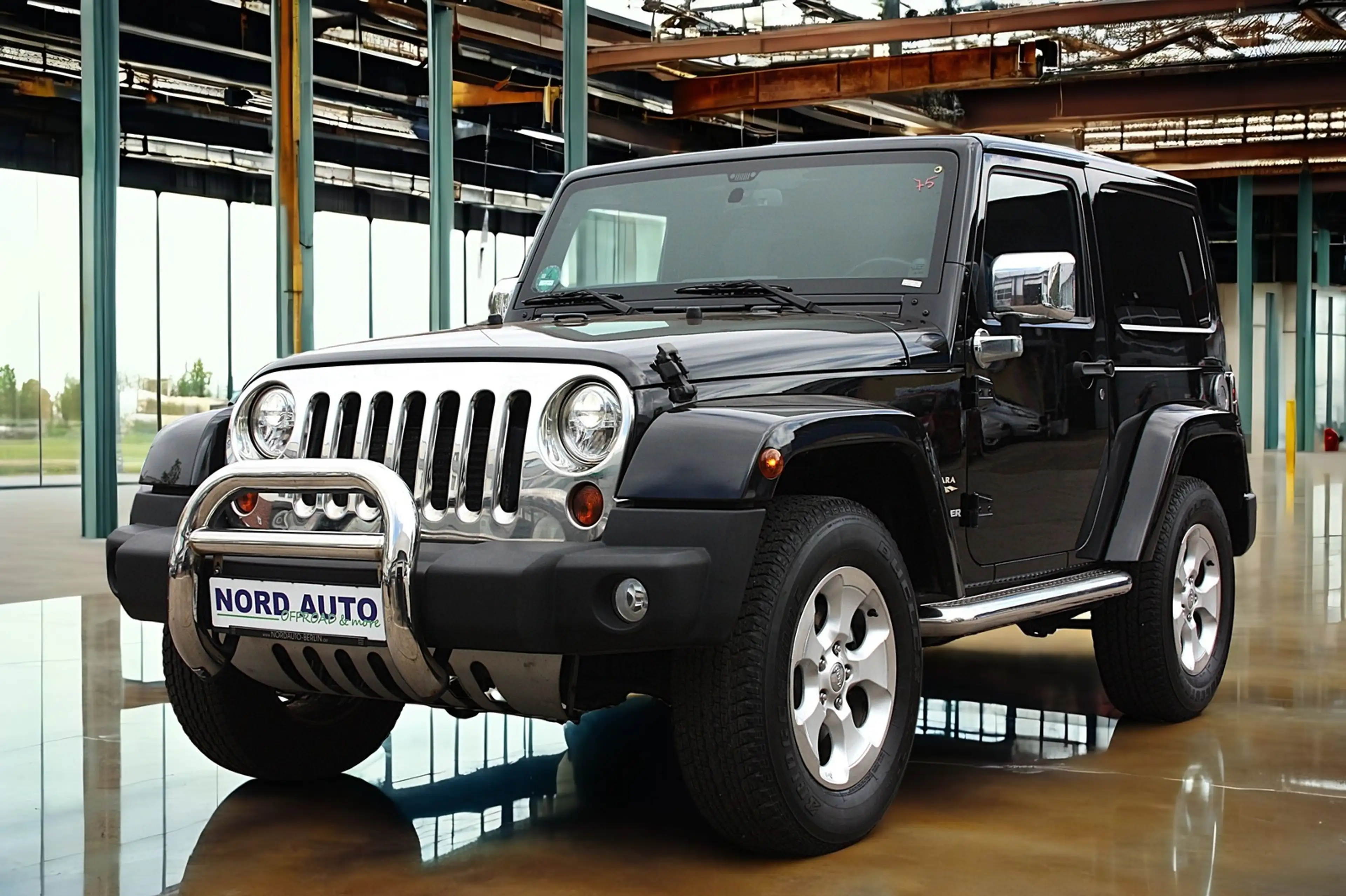 Jeep Wrangler 2.8 SAHARA Auto. Navi/Leder/Ahk/1.Hand — photo 2