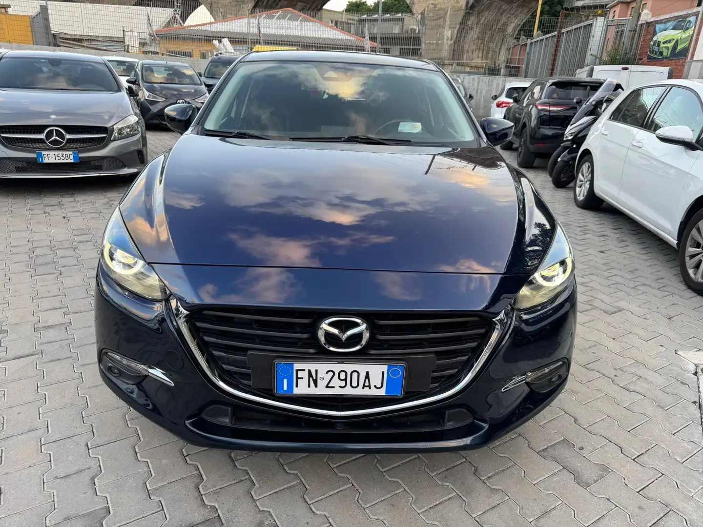 Mazda 3 1.5d Exceed 105 CV Blu/Azzurro - 2