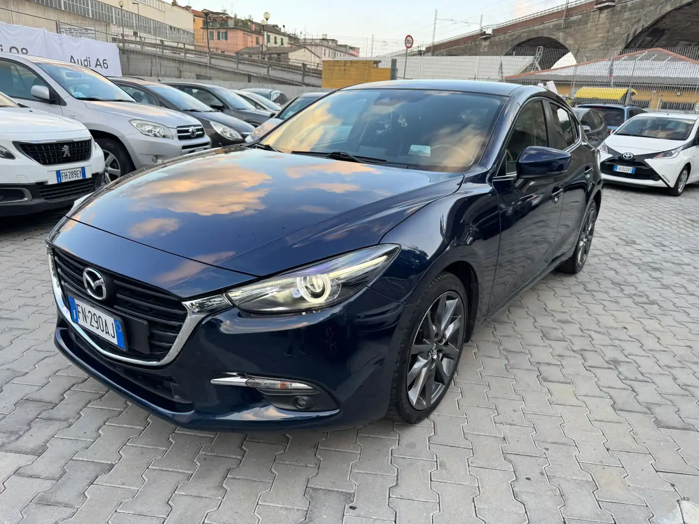 Mazda 3 1.5d Exceed 105 CV Blu/Azzurro - 1