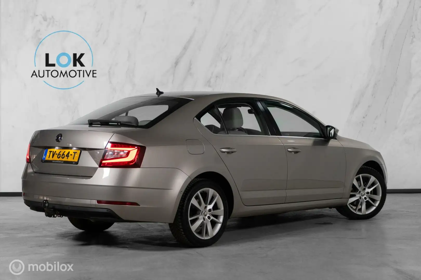 Skoda Octavia 1.0 TSI Greentech Style Business LED|KEYLESS| Gris - 2