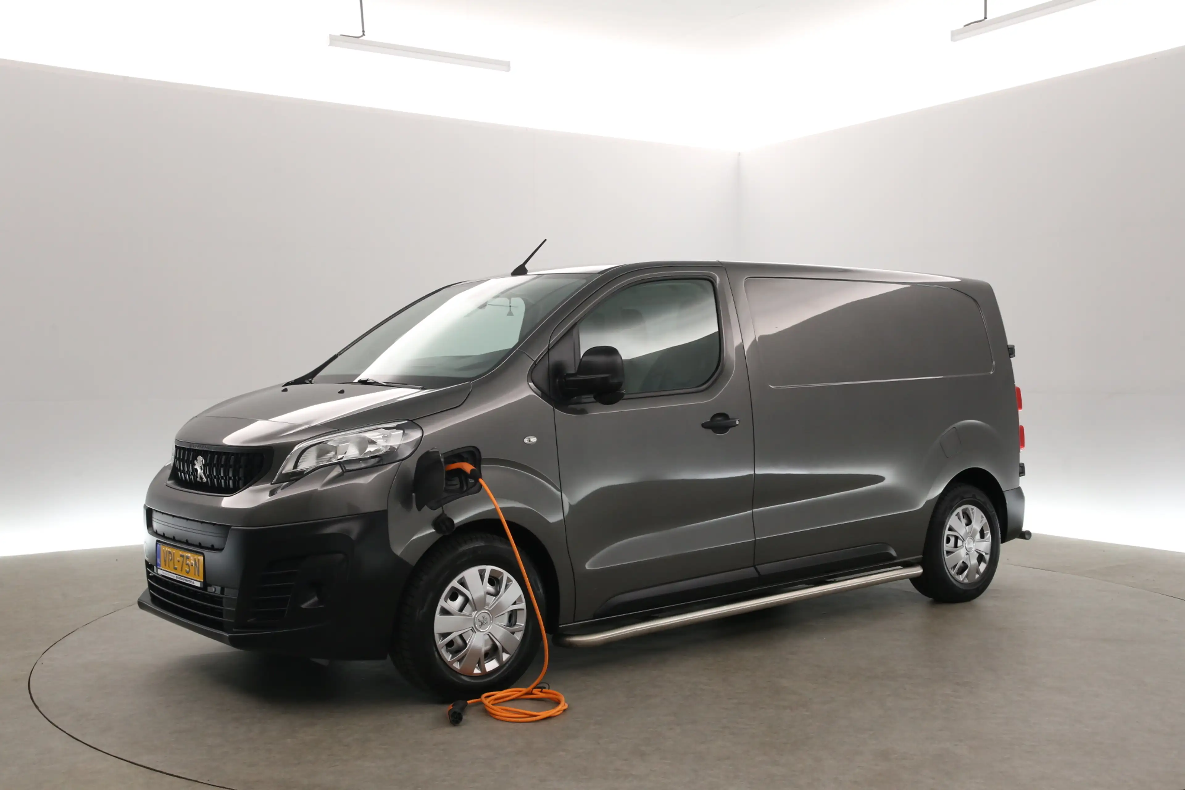 Peugeot e-Expert 75 kWh L2H1 | Snelladen | SOH 91% | Airco | Cruise — photo 10