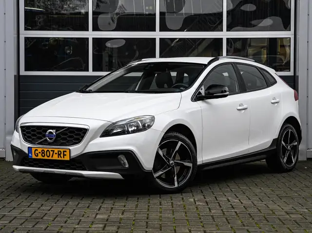 Volvo V40 Cross Country 1.6 D2 Summum | Leder | Navi | Stoelverwarming | C