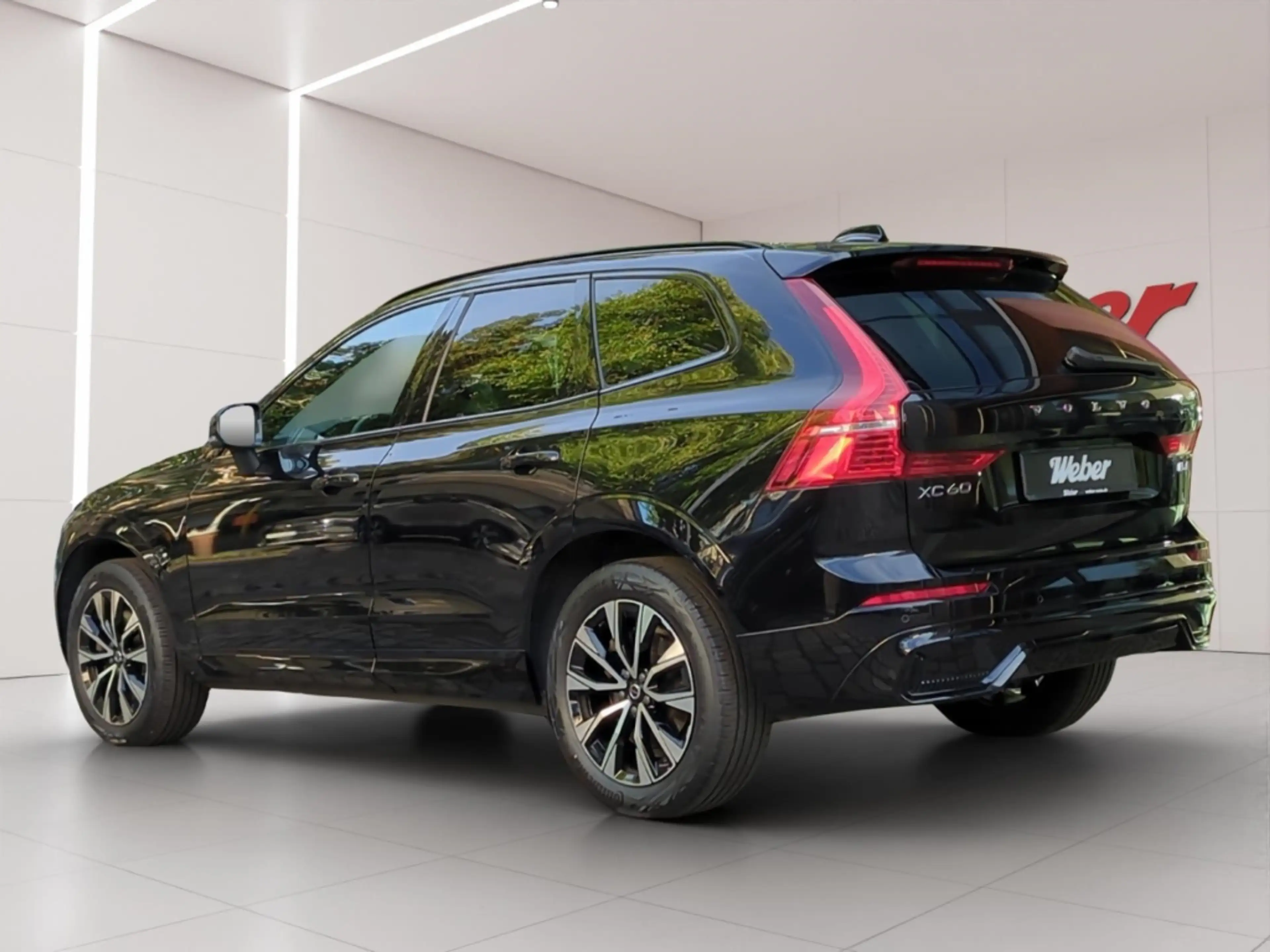 Volvo XC60 B4 AWD Plus Dark *AHK*SH*ACC*BLIS* — photo 4