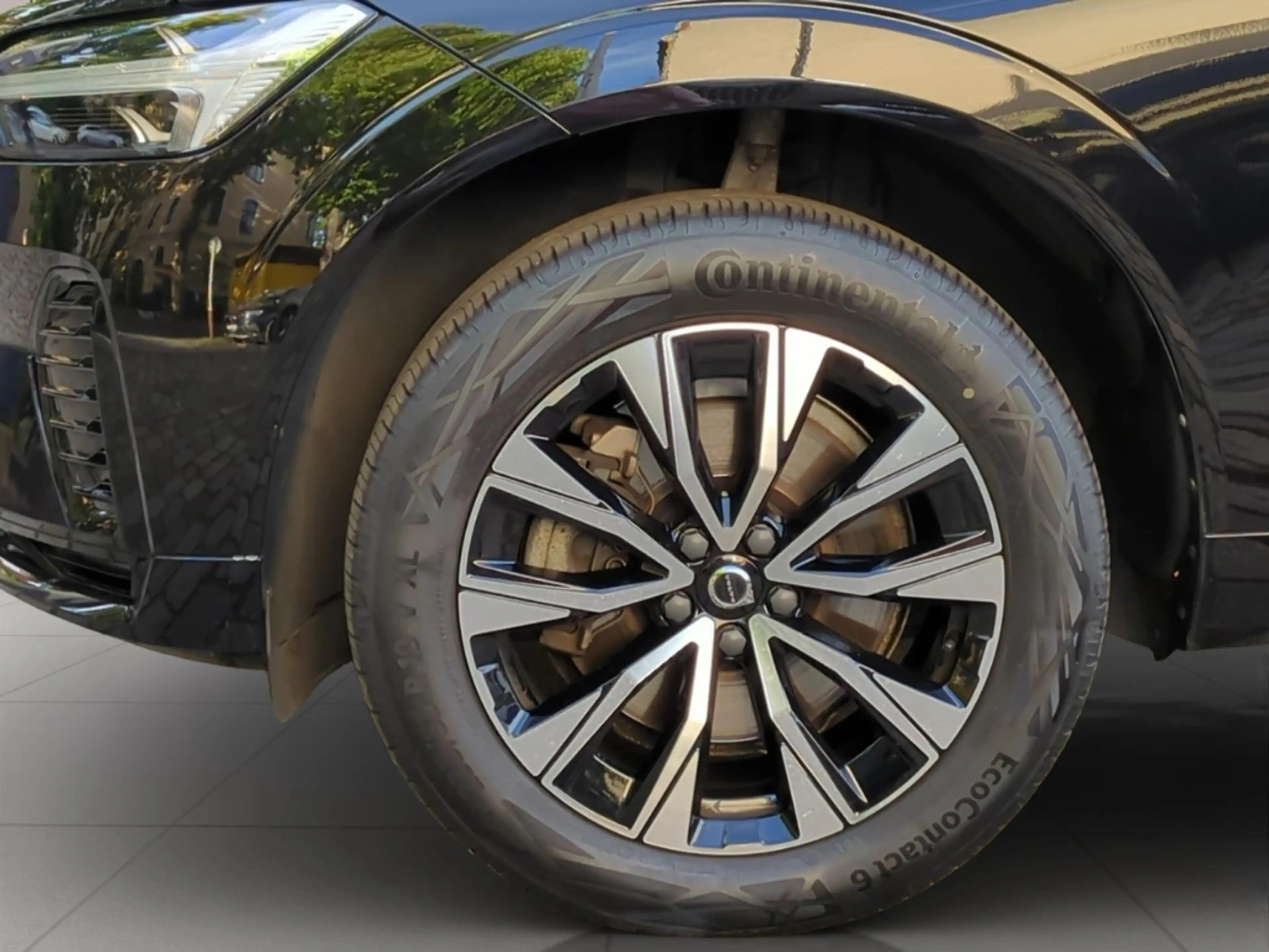 Volvo XC60 B4 AWD Plus Dark *AHK*SH*ACC*BLIS* — photo 7