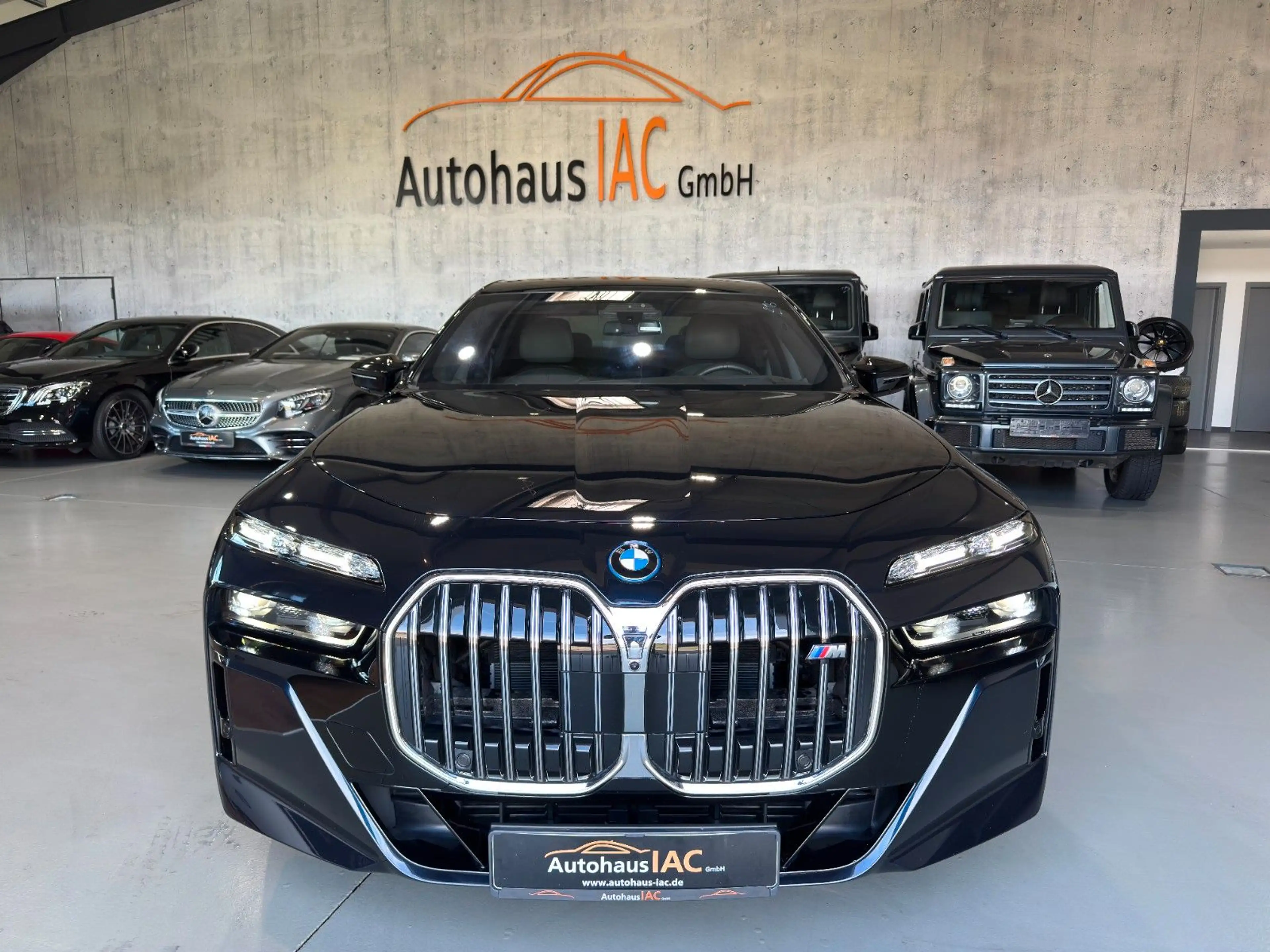 BMW 760 /e/xDrive/PANO/CARBON/TV/LED/1.HAND/360*/ — photo 3