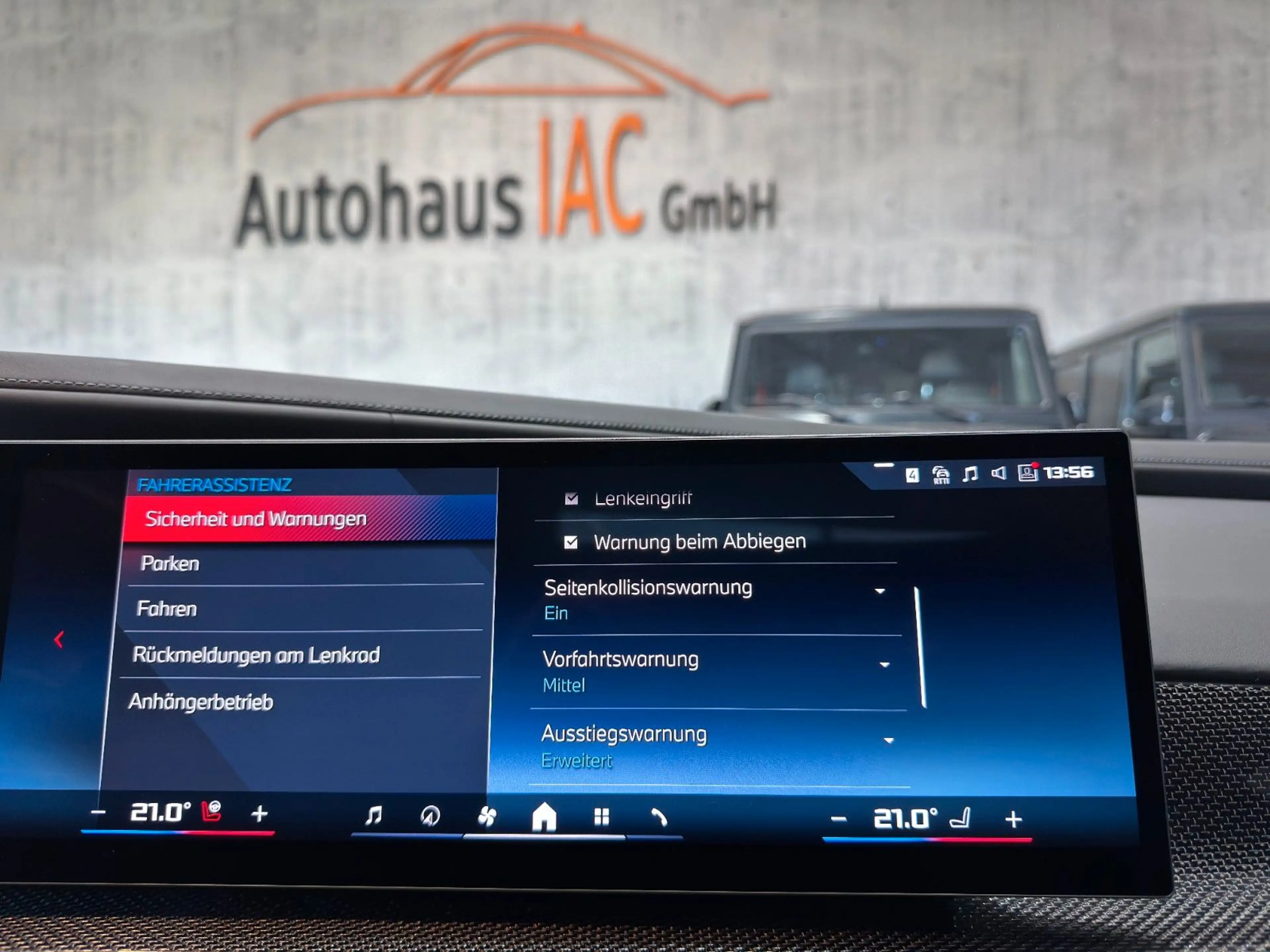 BMW 760 /e/xDrive/PANO/CARBON/TV/LED/1.HAND/360*/ — photo 11