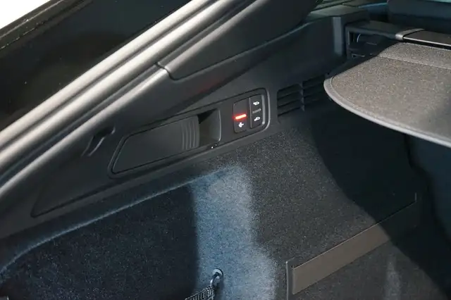 Audi SQ5 view 15