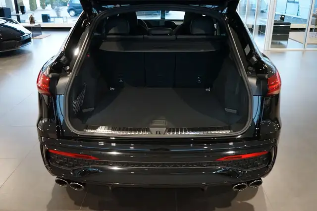 Audi SQ5 view 5