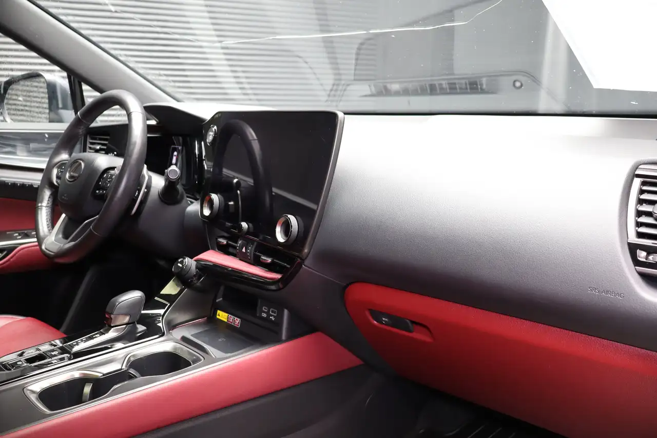 Lexus NX снимка Lexus NX