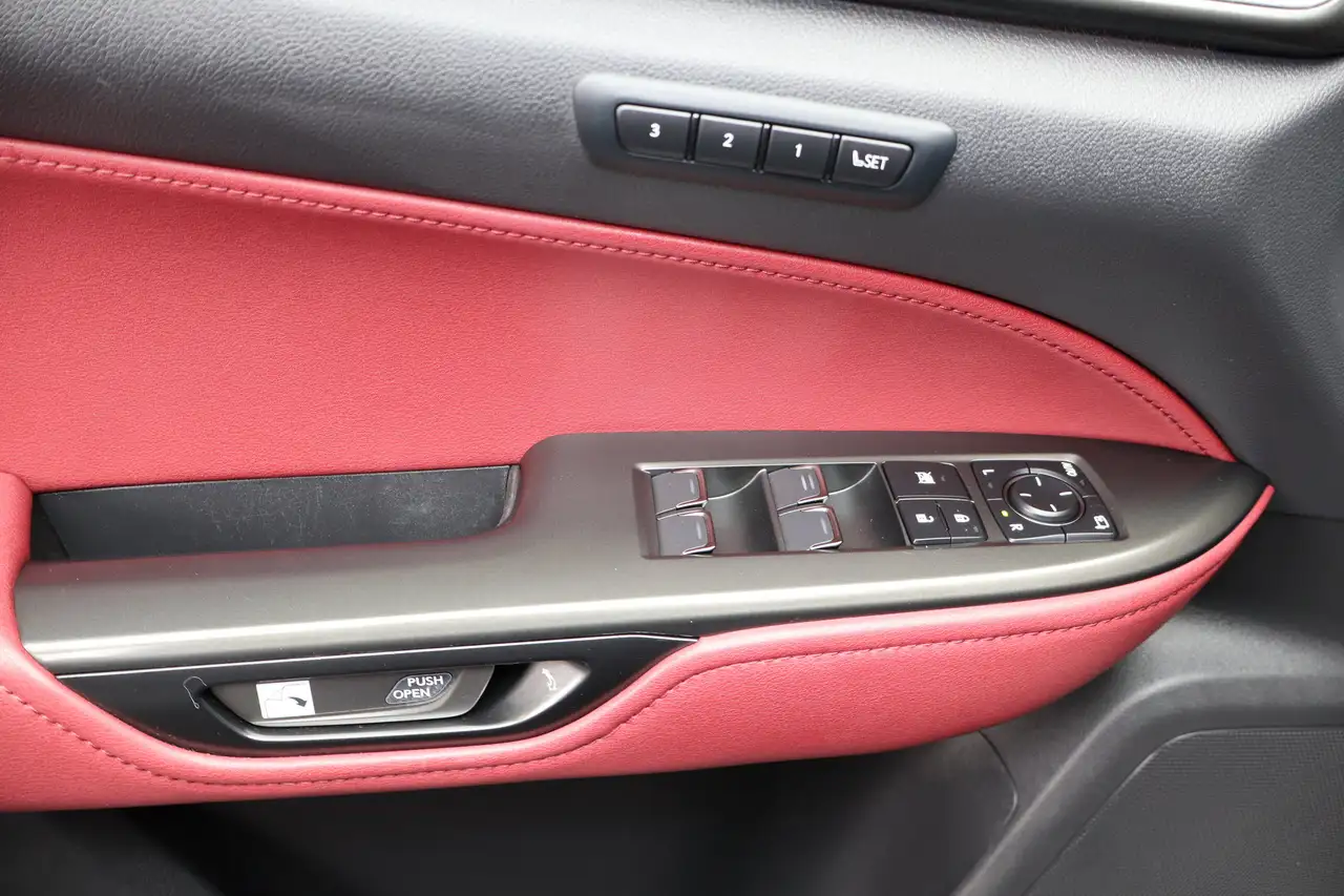 Lexus NX снимка Lexus NX