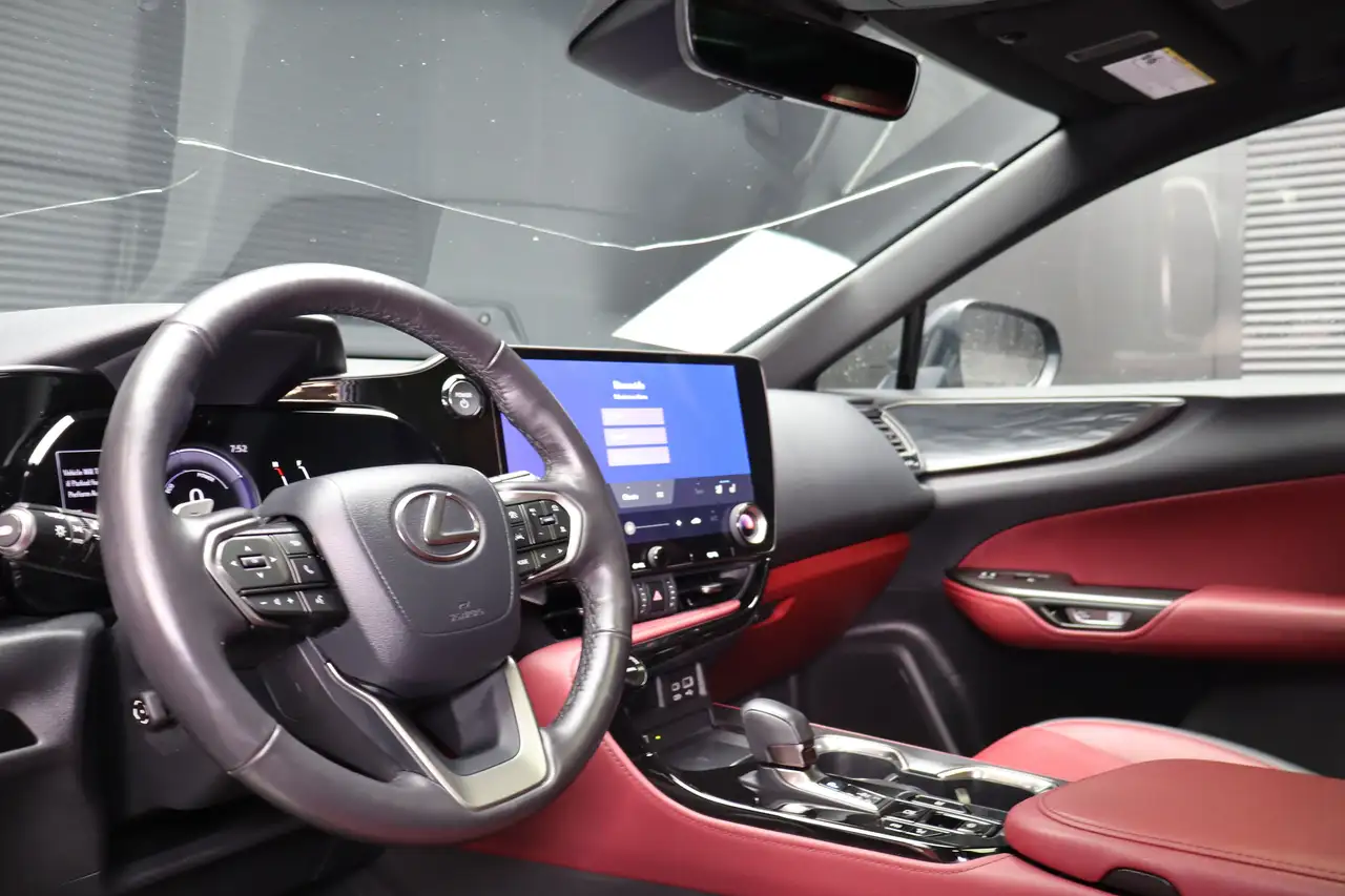 Lexus NX снимка Lexus NX