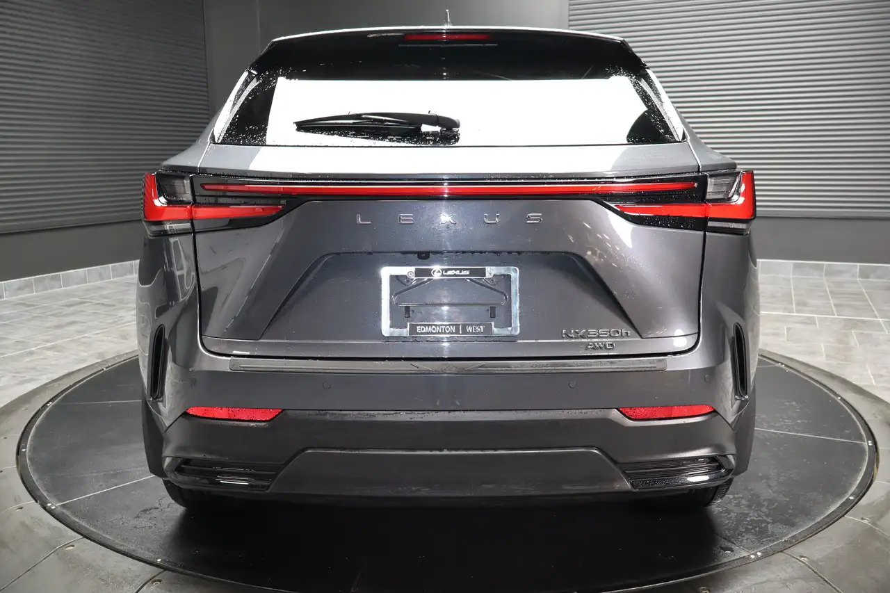 Lexus NX снимка Lexus NX