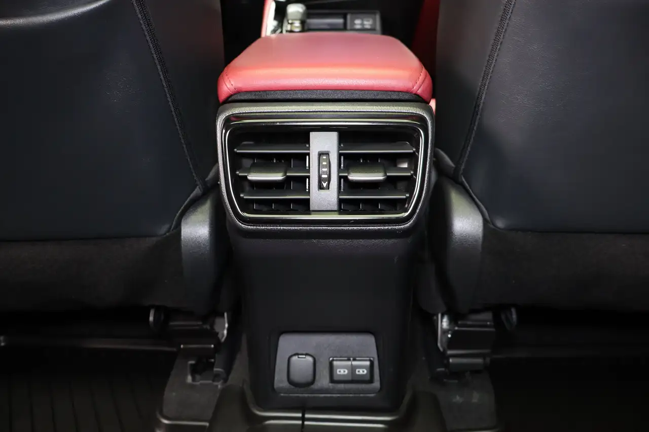 Lexus NX снимка Lexus NX