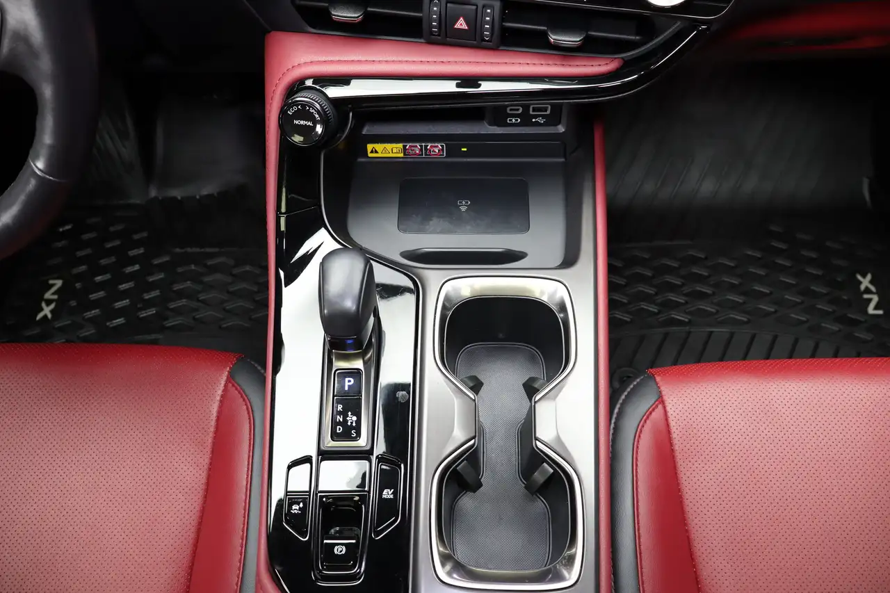 Lexus NX снимка Lexus NX