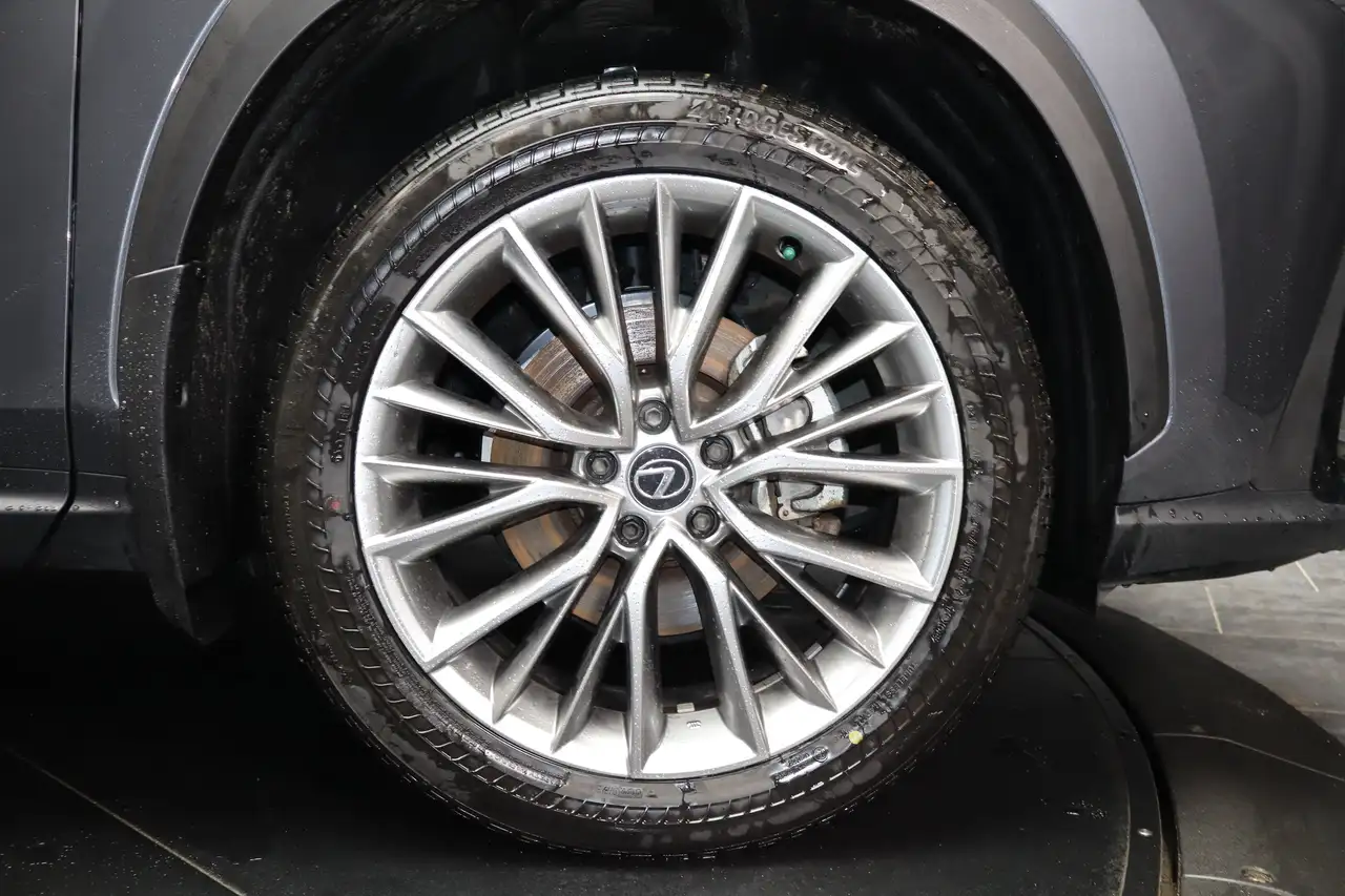 Lexus NX снимка Lexus NX
