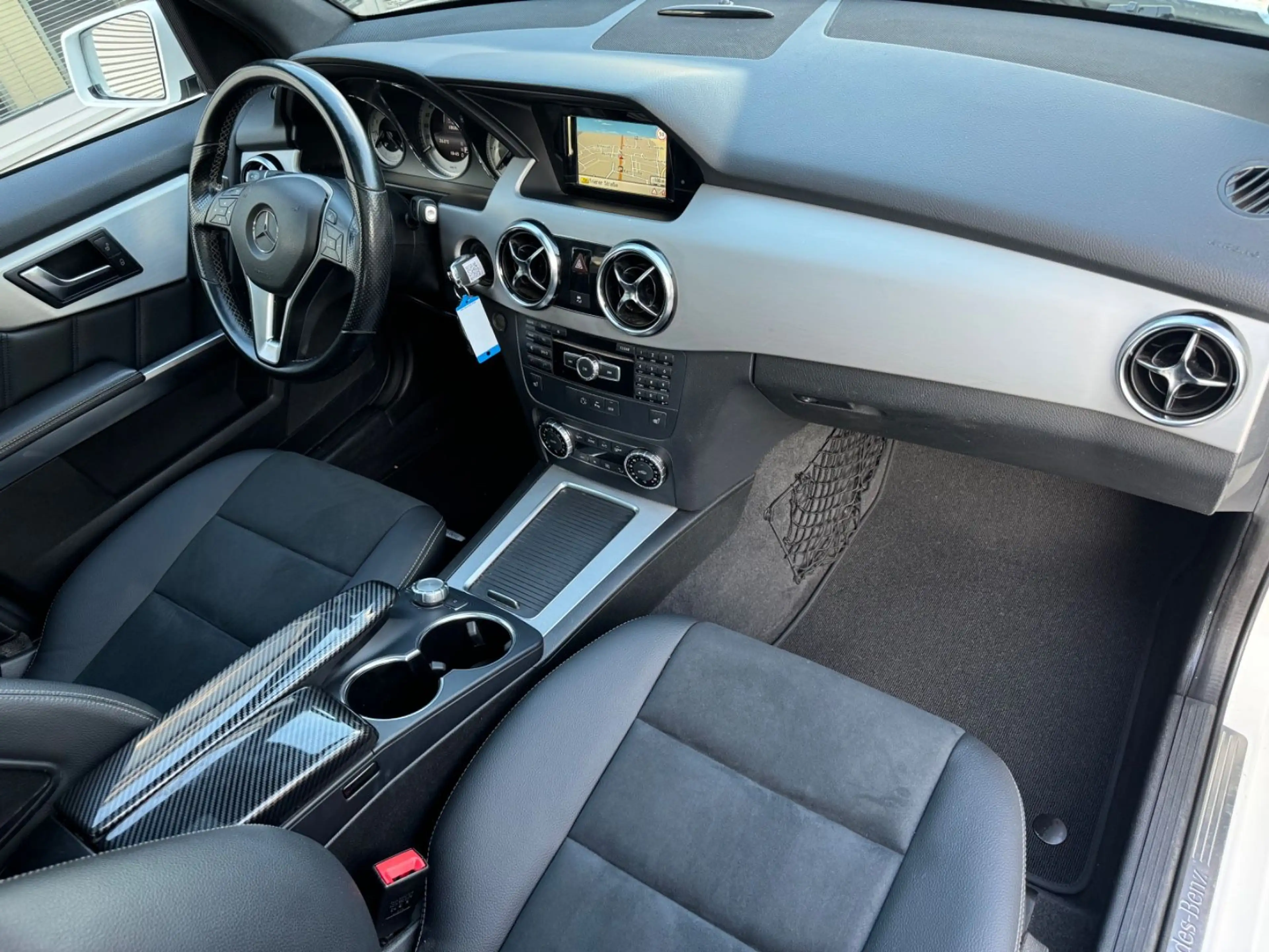 Mercedes-Benz GLK 250 CDI BlueTec 4Matic/Panorama/H&K/AHK — photo 13