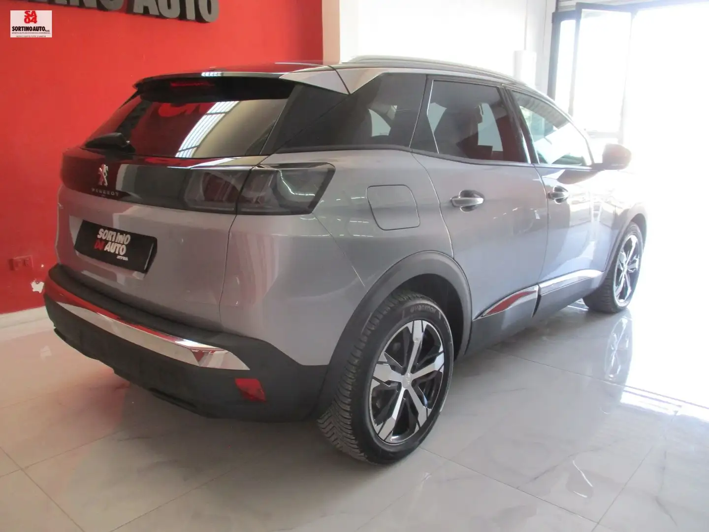Peugeot 3008 1.5bluehdi Allure Pack S&S EAT8 131cv 12/2020 FULL Gris - 2