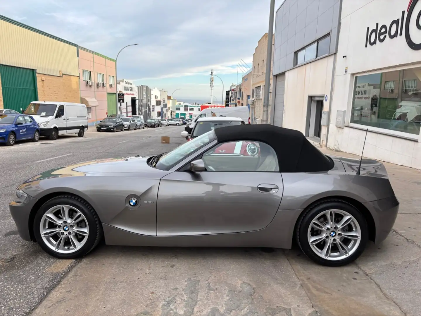 BMW Z4 3.0i Gris - 2