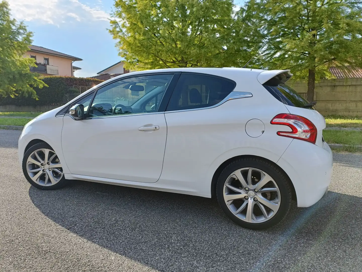 Peugeot 208 3p 1.6 thp 16v Allure 155cv - 2
