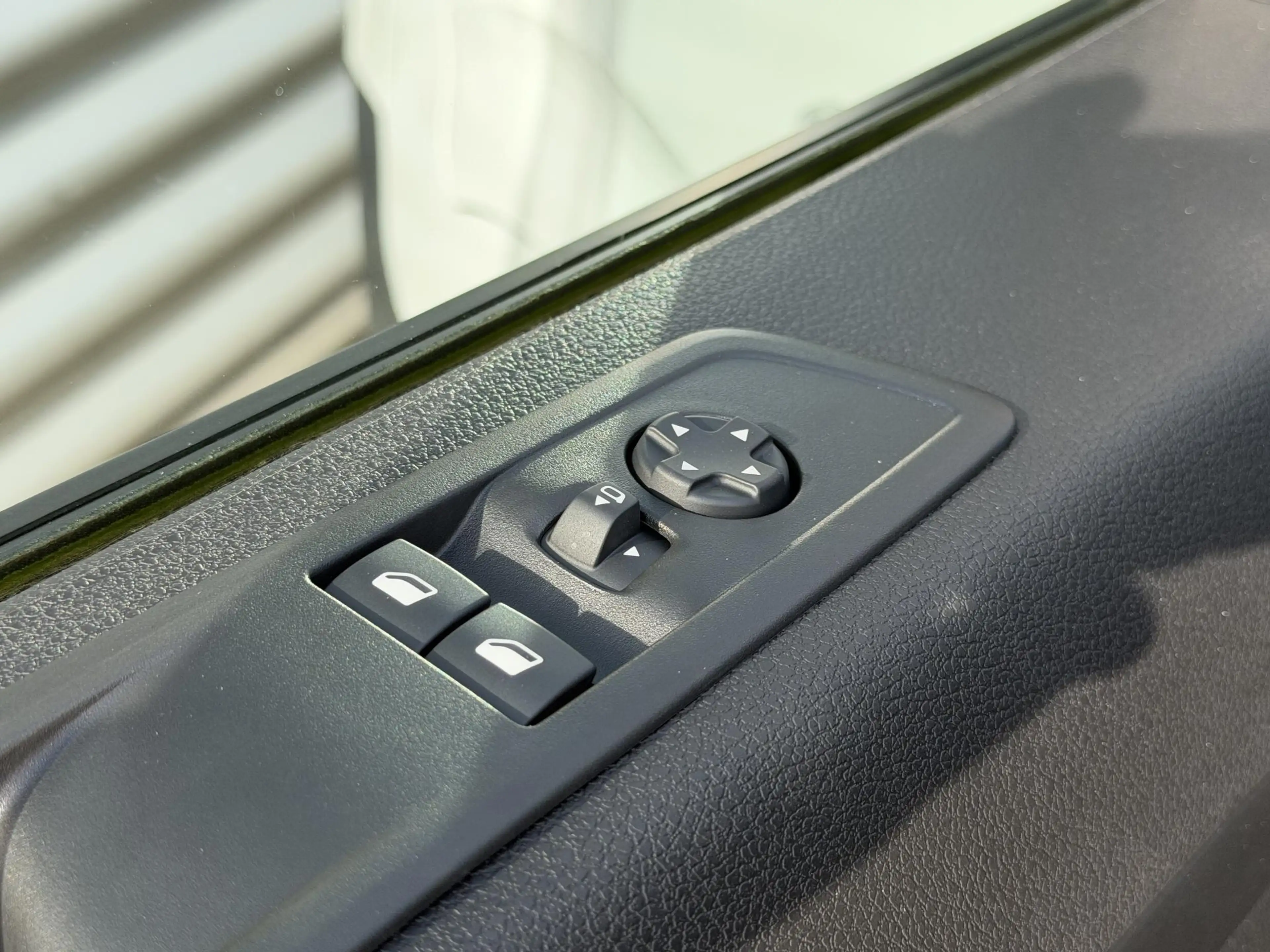 Peugeot e-Expert EV L2 75 kWh | Apple Carplay | Achteruitrijcamera — photo 11