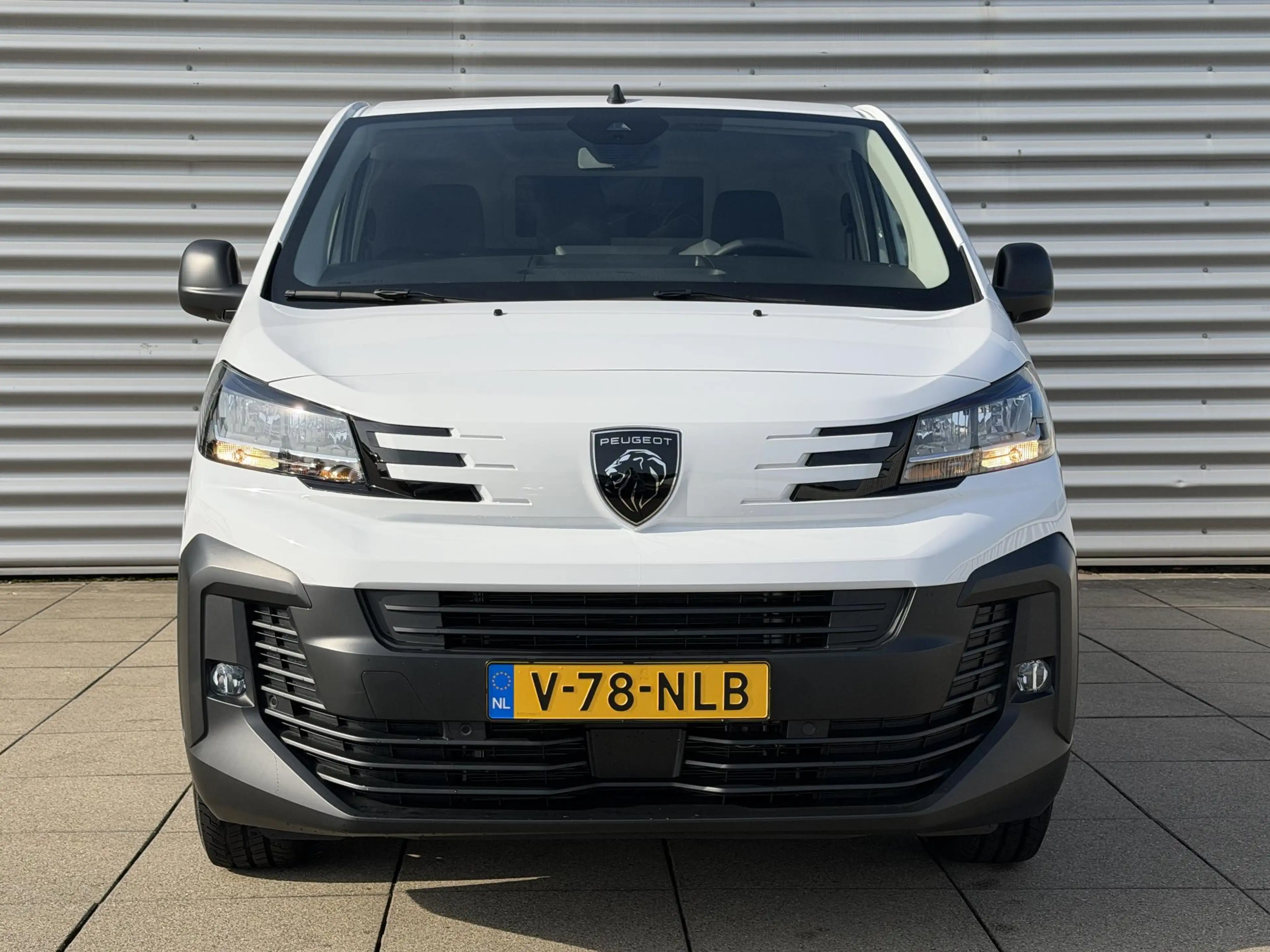 Peugeot e-Expert EV L2 75 kWh | Apple Carplay | Achteruitrijcamera — photo 2