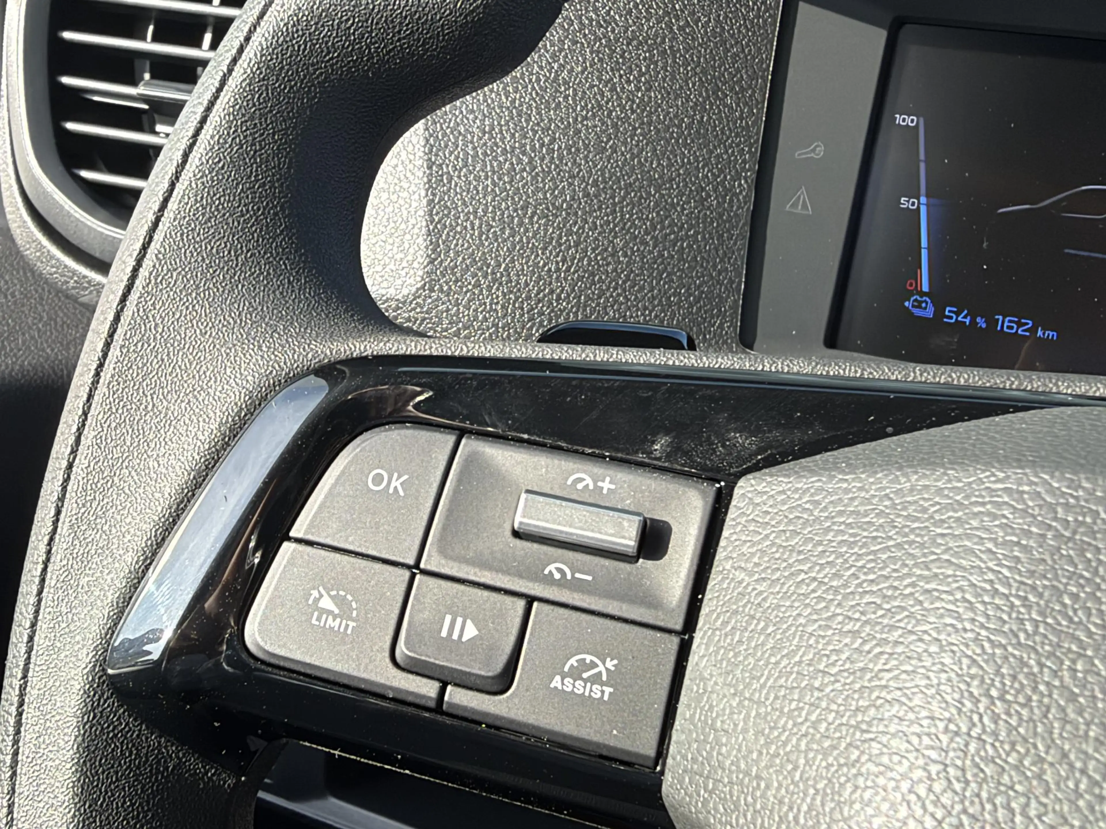 Peugeot e-Expert EV L2 75 kWh | Apple Carplay | Achteruitrijcamera — photo 9