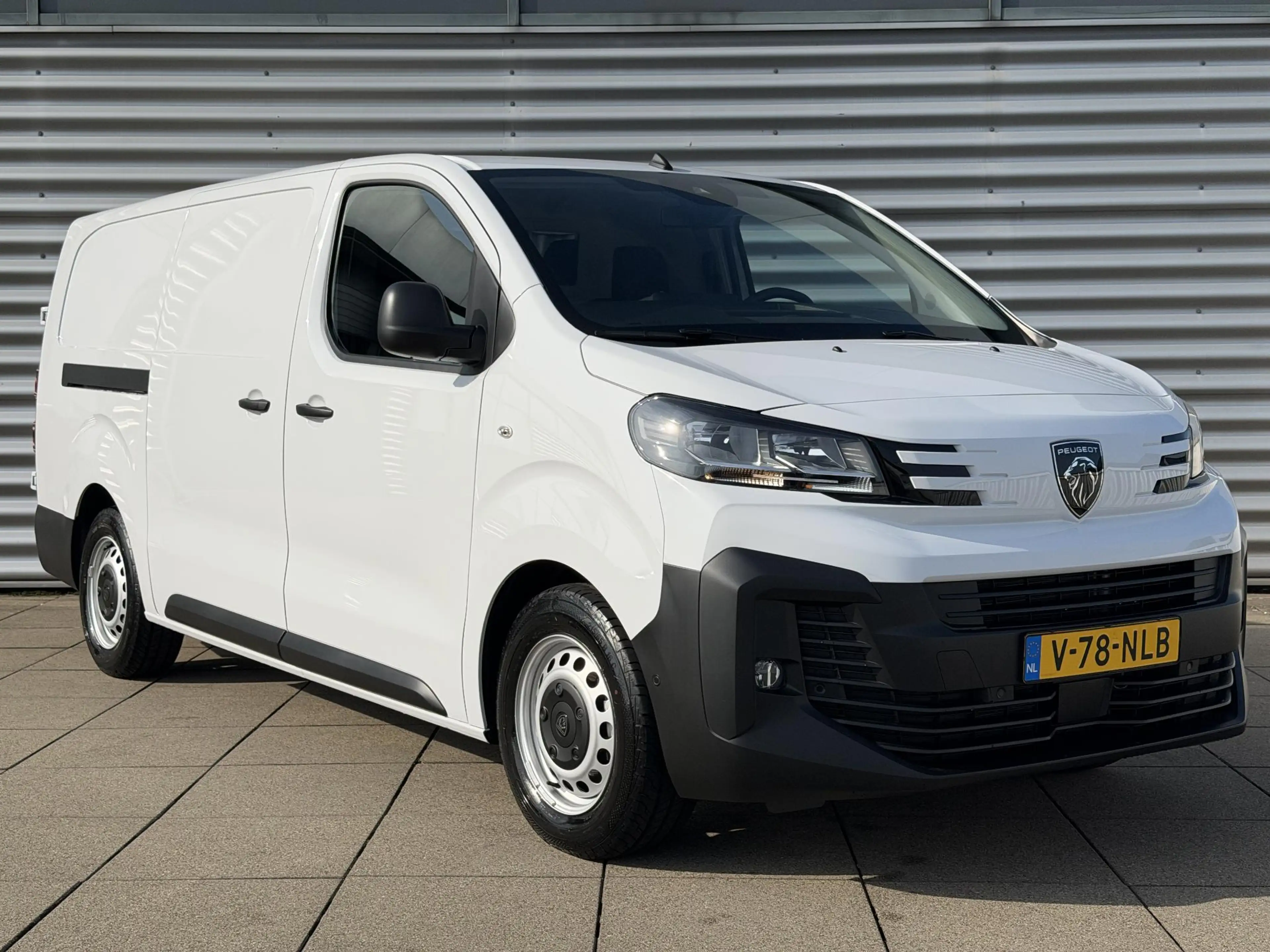 Peugeot e-Expert EV L2 75 kWh | Apple Carplay | Achteruitrijcamera — photo 3