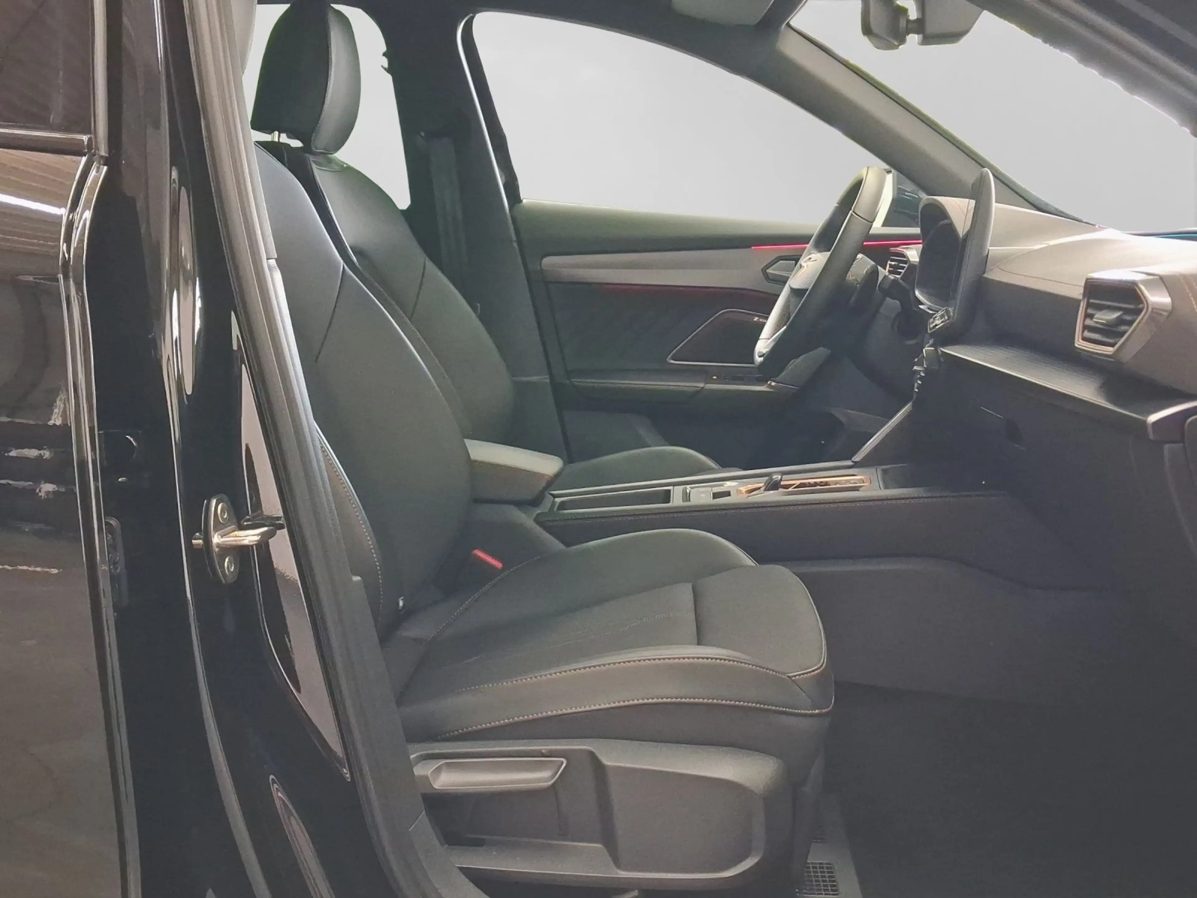 CUPRA Formentor 2.0 TDI DSG NAVI SH ACC eHECK IPA — photo 4