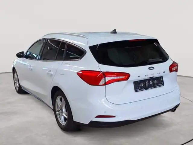 Ford Focus view 5