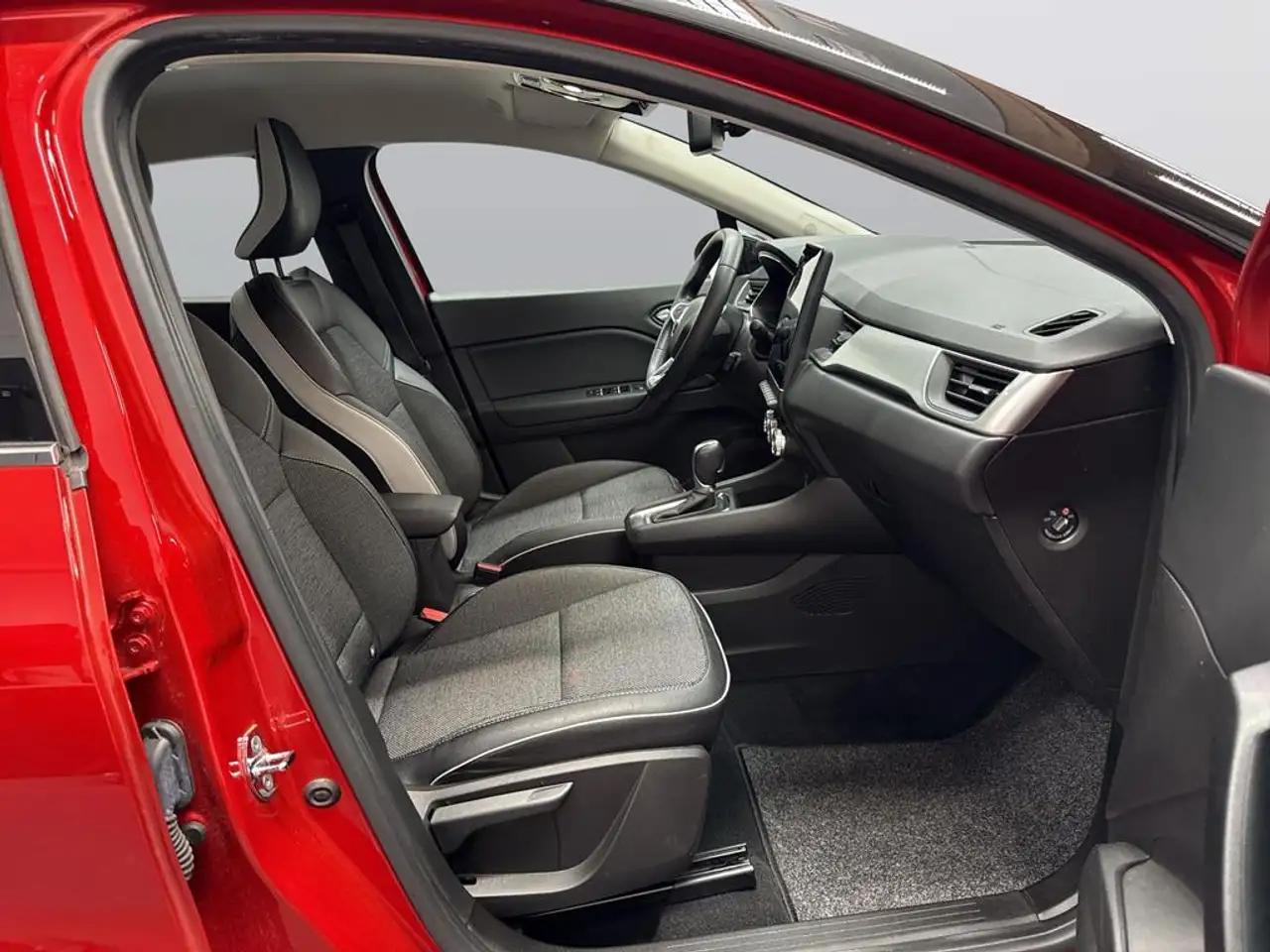 Renault Captur II 1.6 E-Tech Plug-In 160 Intens, миниатюра 11