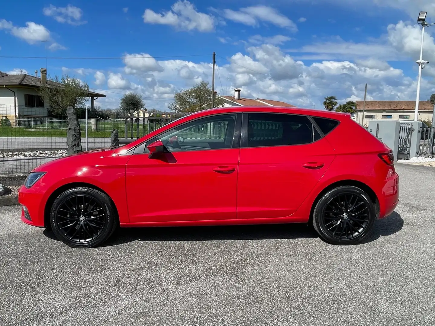 SEAT Leon 5p 1.4 TGI (metano) Style DSG Rood - 2