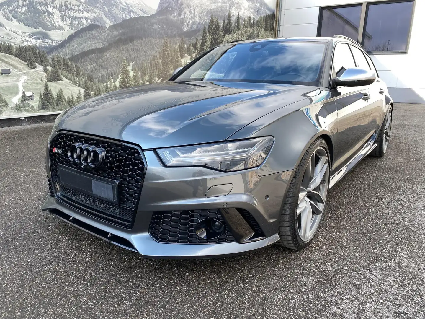 Audi RS6 Avant 4,0 TFSI COD tiptronic Grau - 2