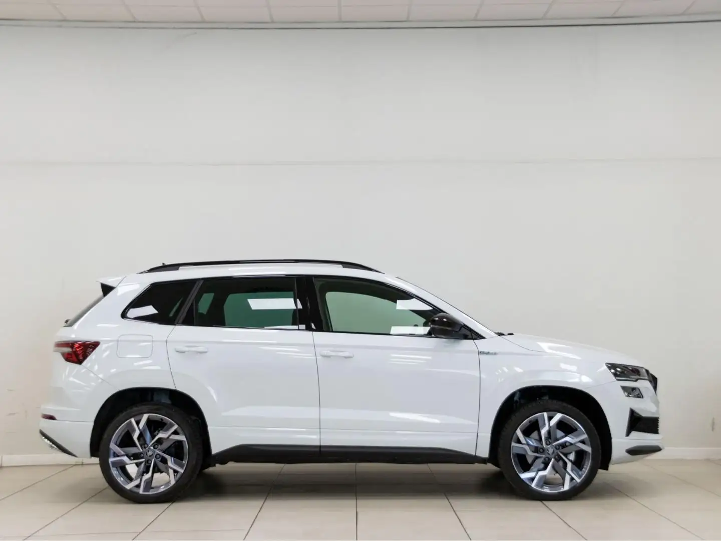 Skoda Karoq 1.5 TSI Sportline ACT DSG 110KW Blanco - 2