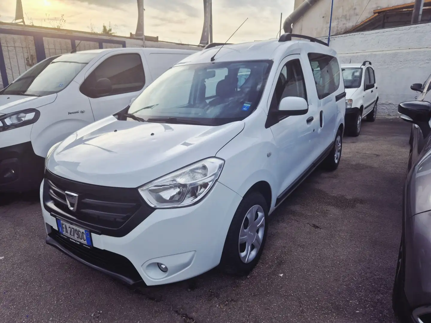 Dacia Dokker 1.5 dCi 8V 75CV Ambiance Bianco - 1