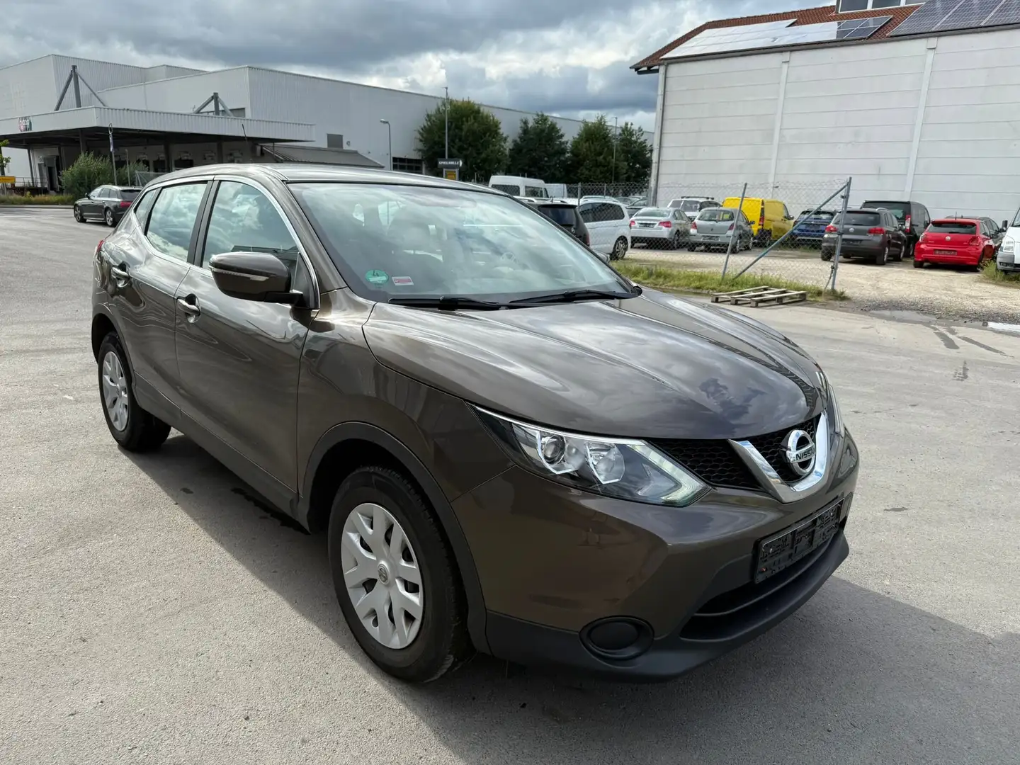 Nissan Qashqai Visia Brun - 1